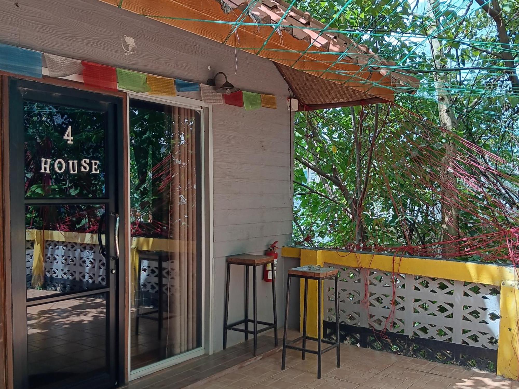 Happy House Backpackers Hostel ปาย ภายนอก รูปภาพ