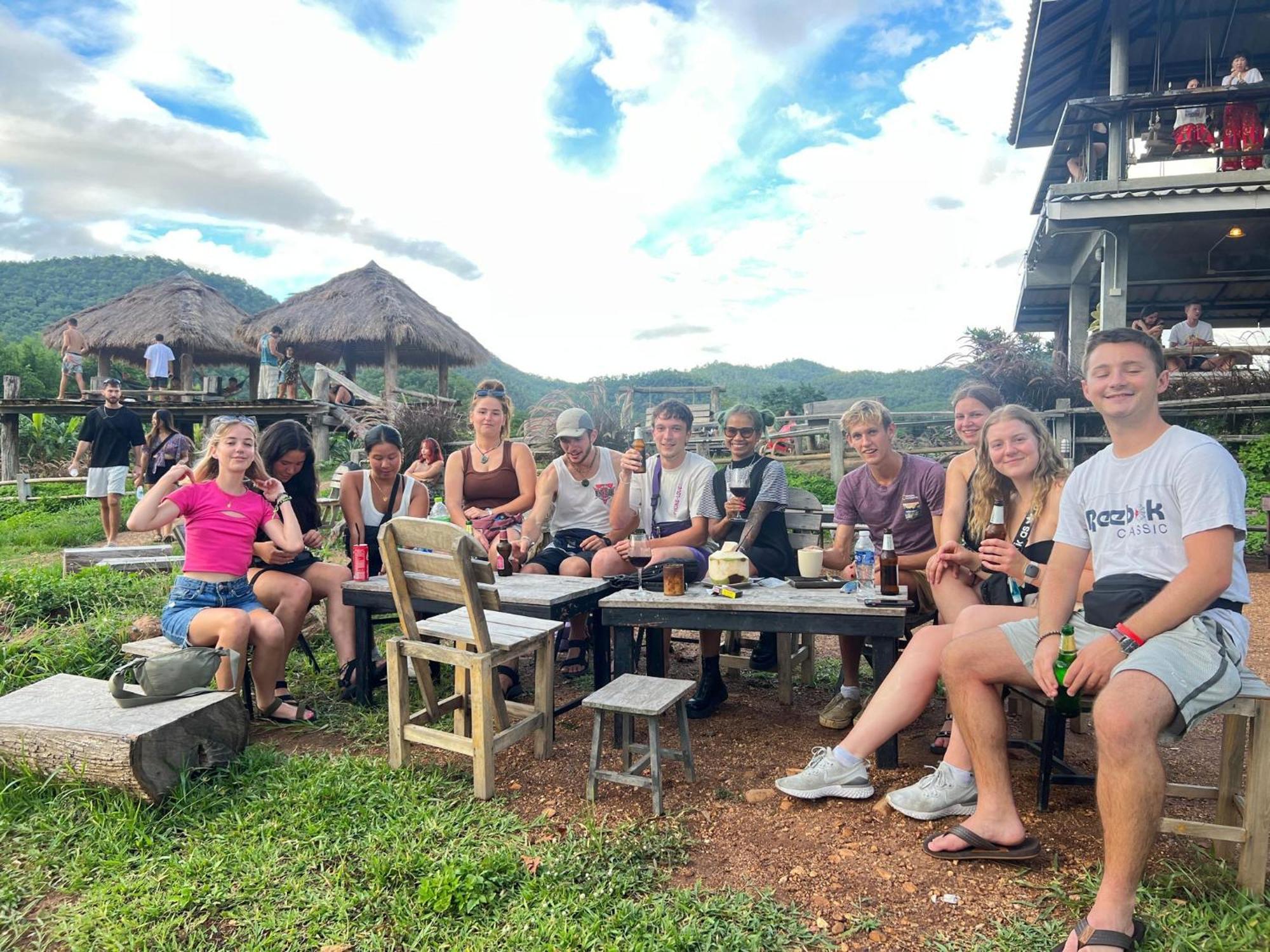 Happy House Backpackers Hostel ปาย ภายนอก รูปภาพ
